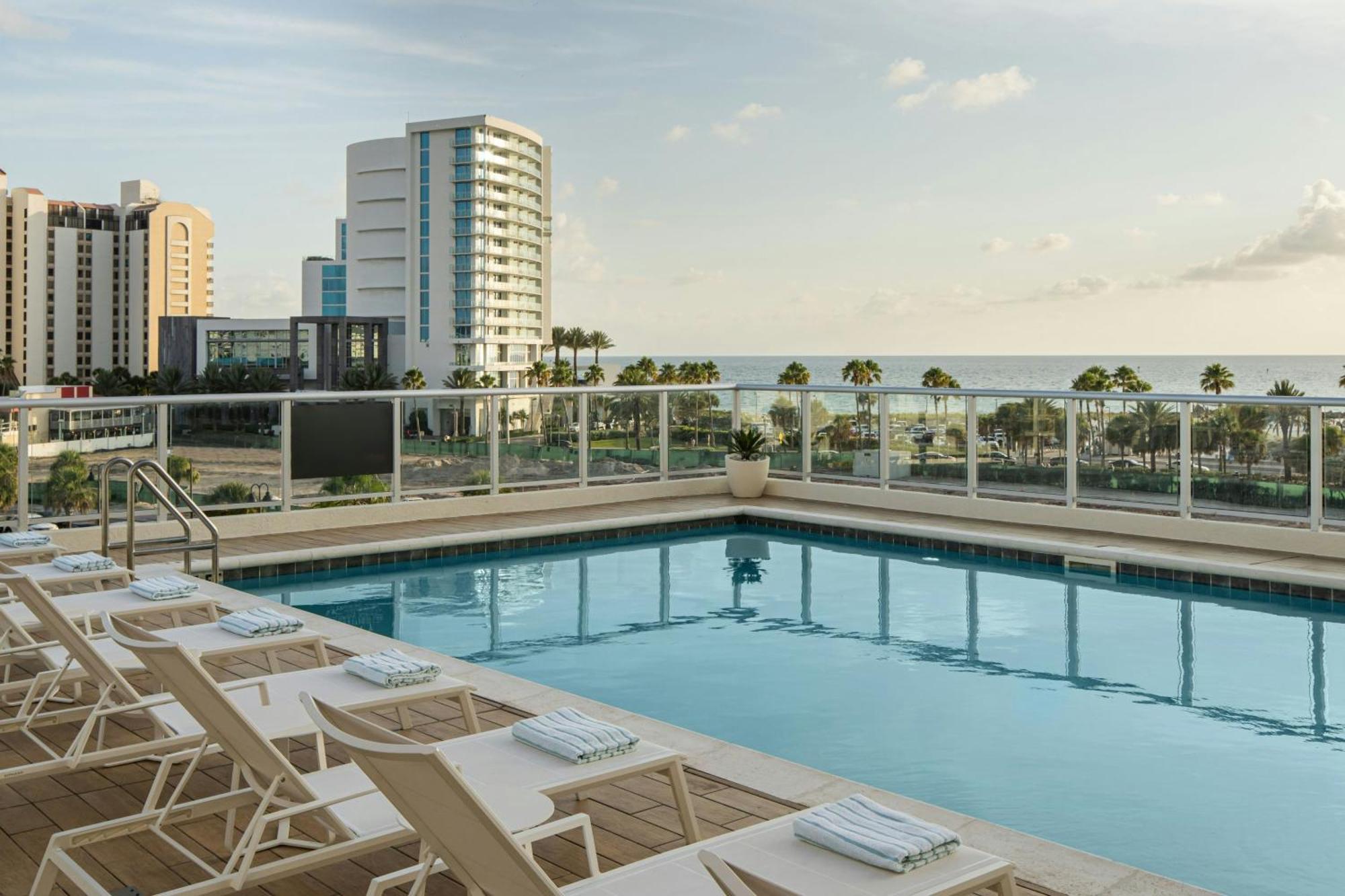 Ac Hotel By Marriott Clearwater Beach Exteriör bild