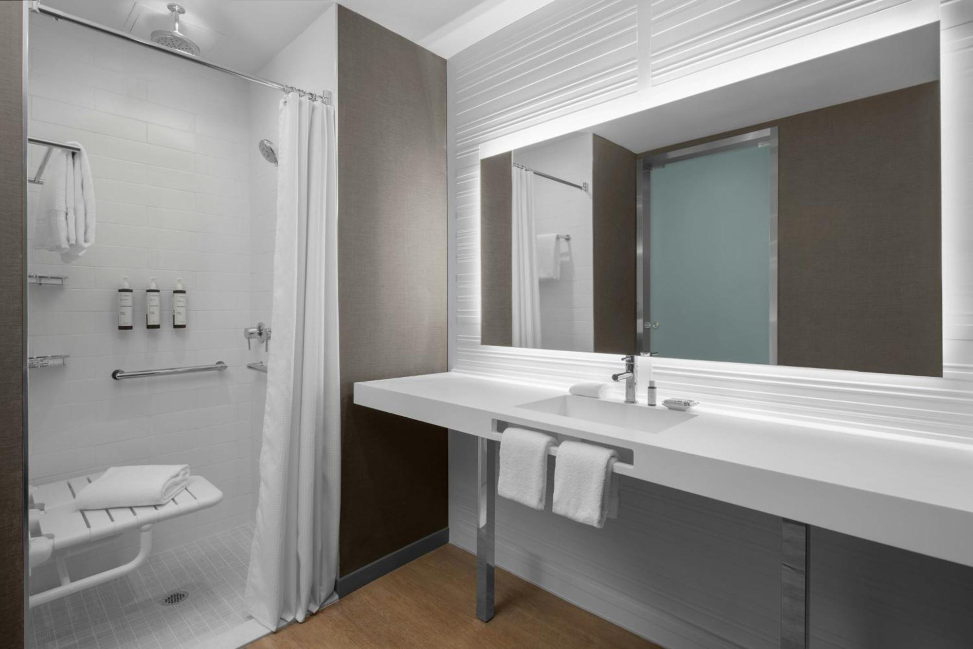 Ac Hotel By Marriott Clearwater Beach Exteriör bild