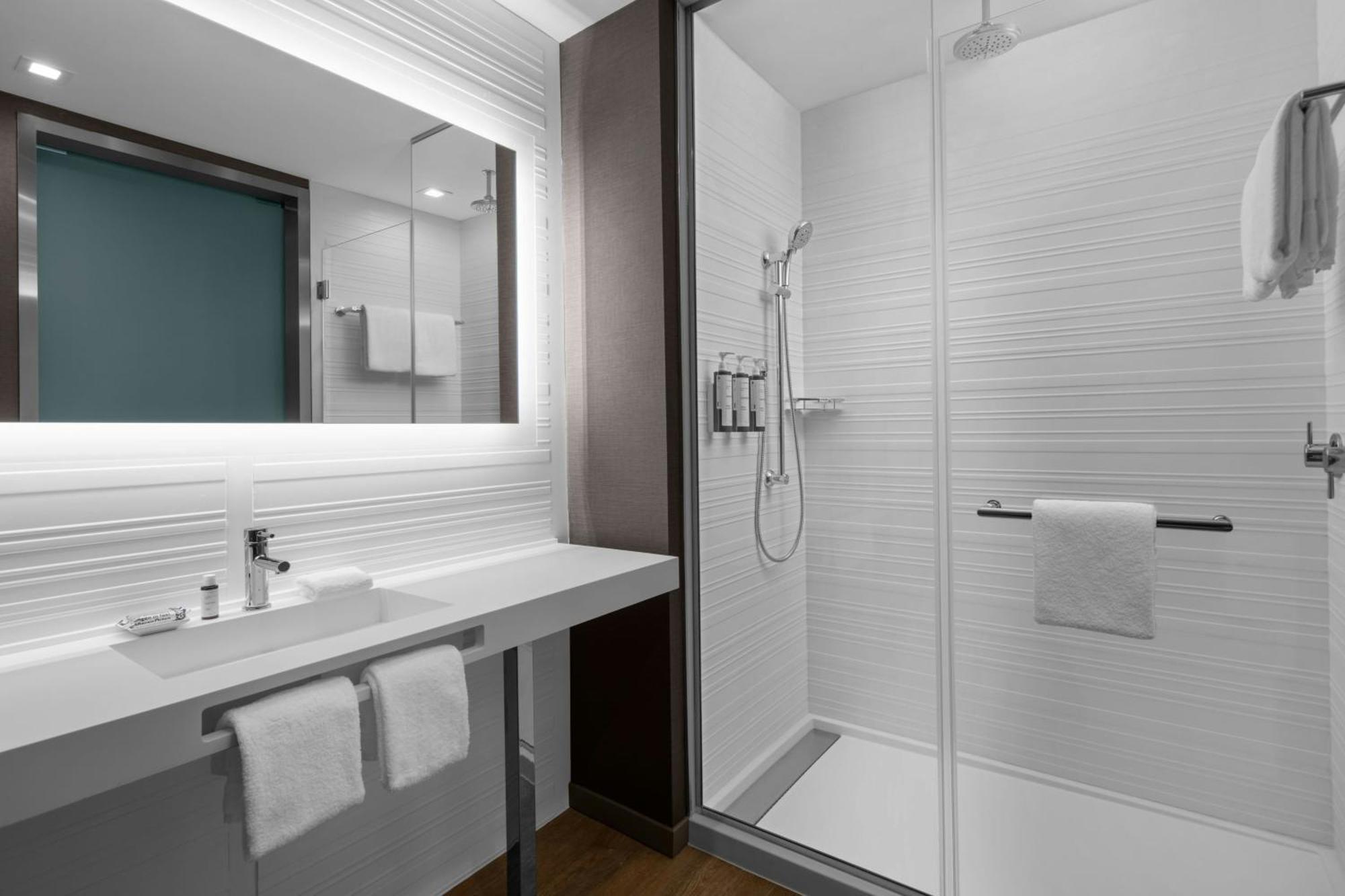 Ac Hotel By Marriott Clearwater Beach Exteriör bild